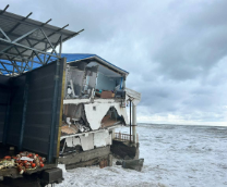 Разрушения от урагана в Сочи